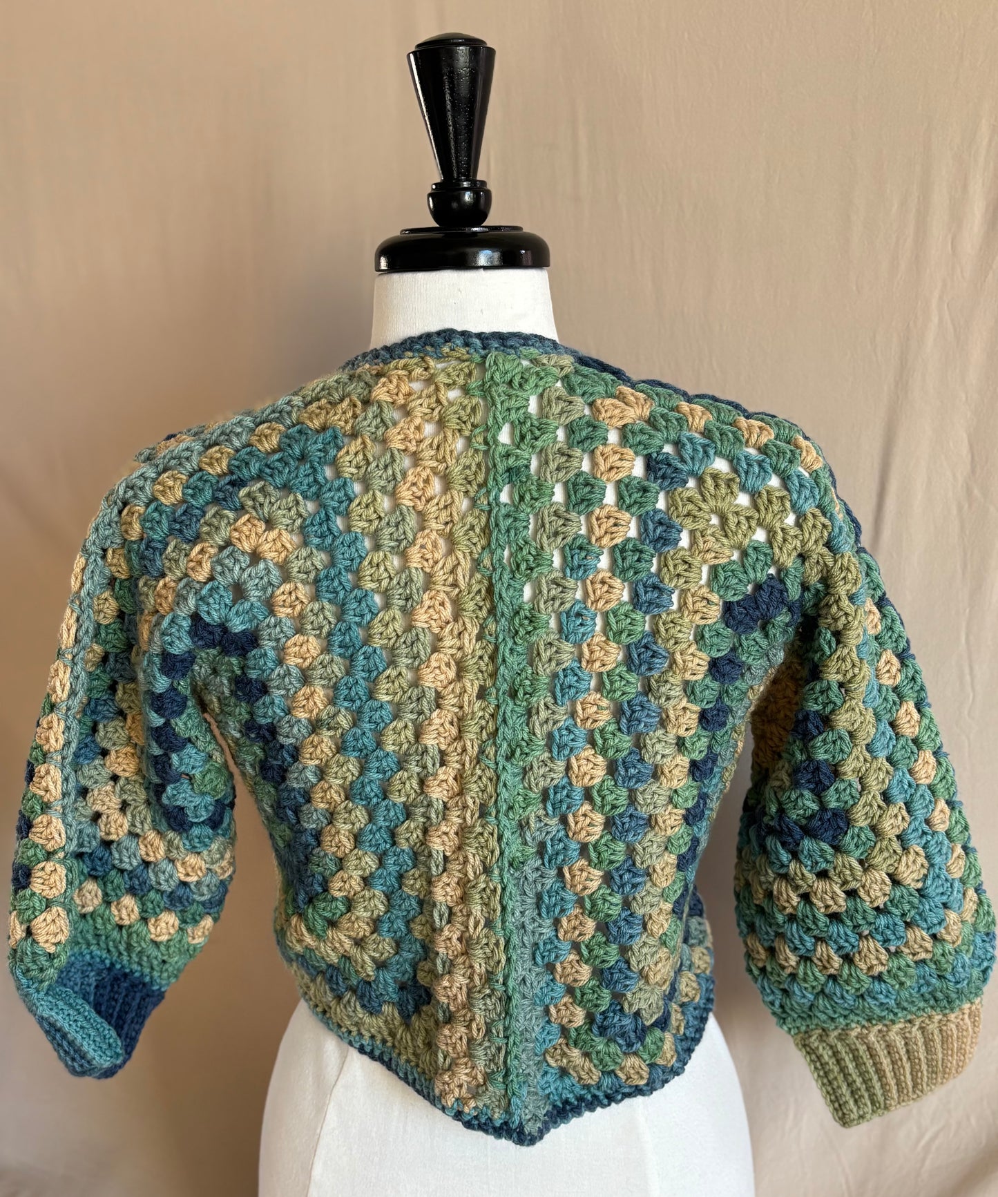 Sutherland Granny Cropped Cardigan - Small