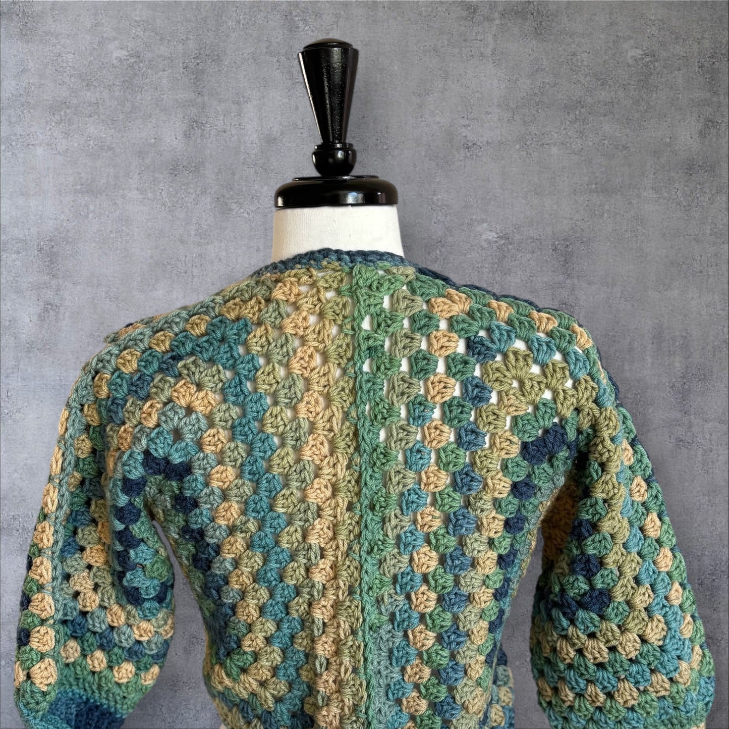 Sutherland Granny Cropped Cardigan - Small