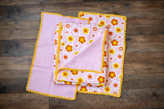 Daisy Dreams Blanket & Burp Cloth Set 🌼💖✨