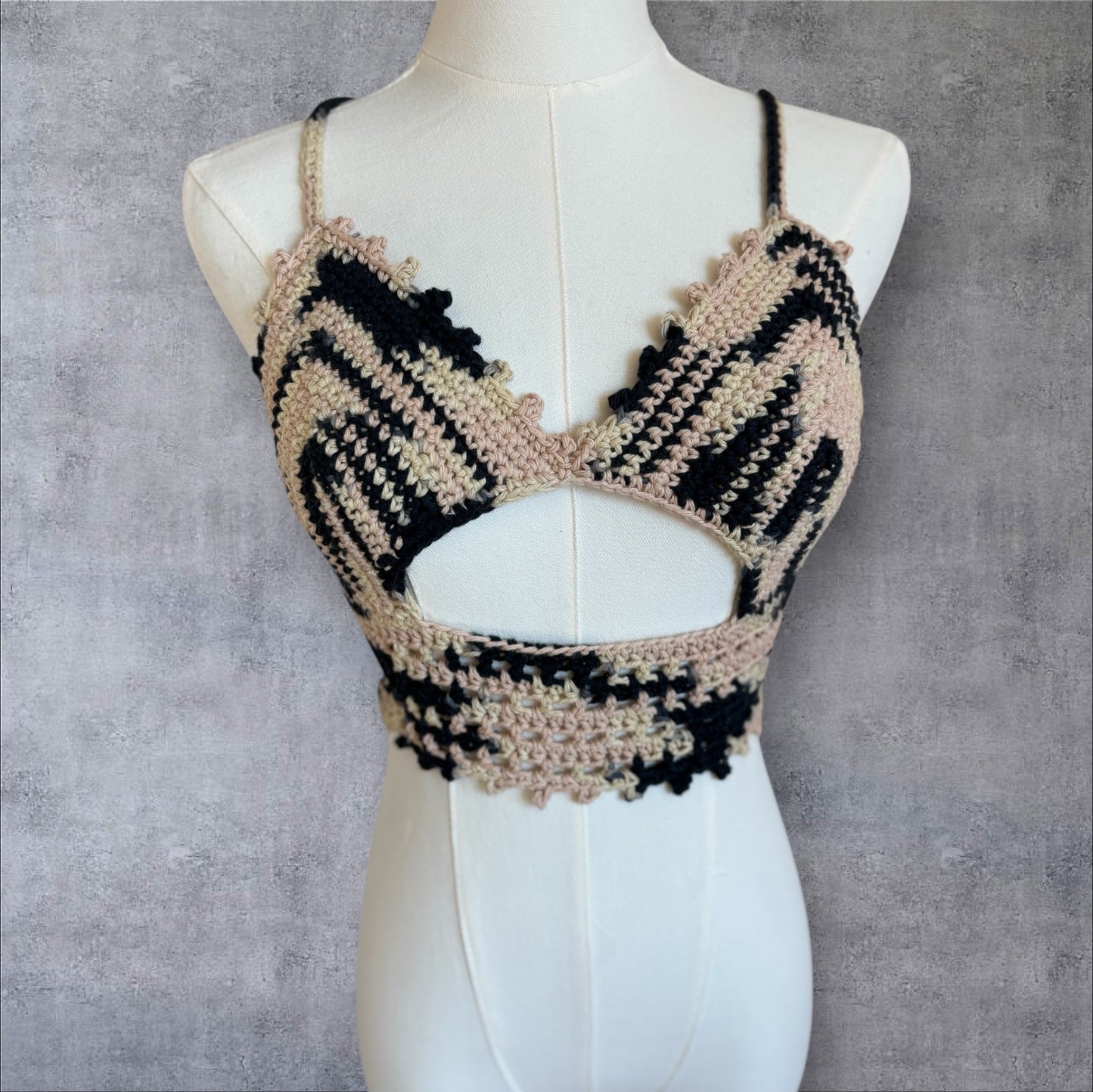 Oasis Peekaboob Top -  Medium